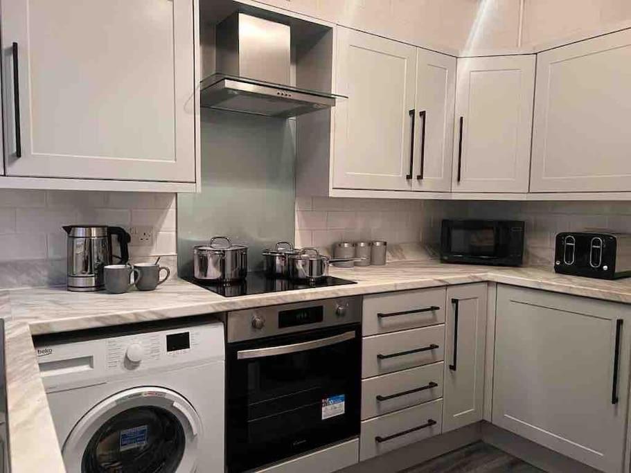 Anfield Home Sleeps 5 Close To Lfc Free Parking Liverpool Eksteriør billede