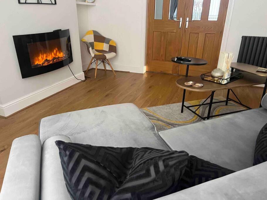 Anfield Home Sleeps 5 Close To Lfc Free Parking Liverpool Eksteriør billede